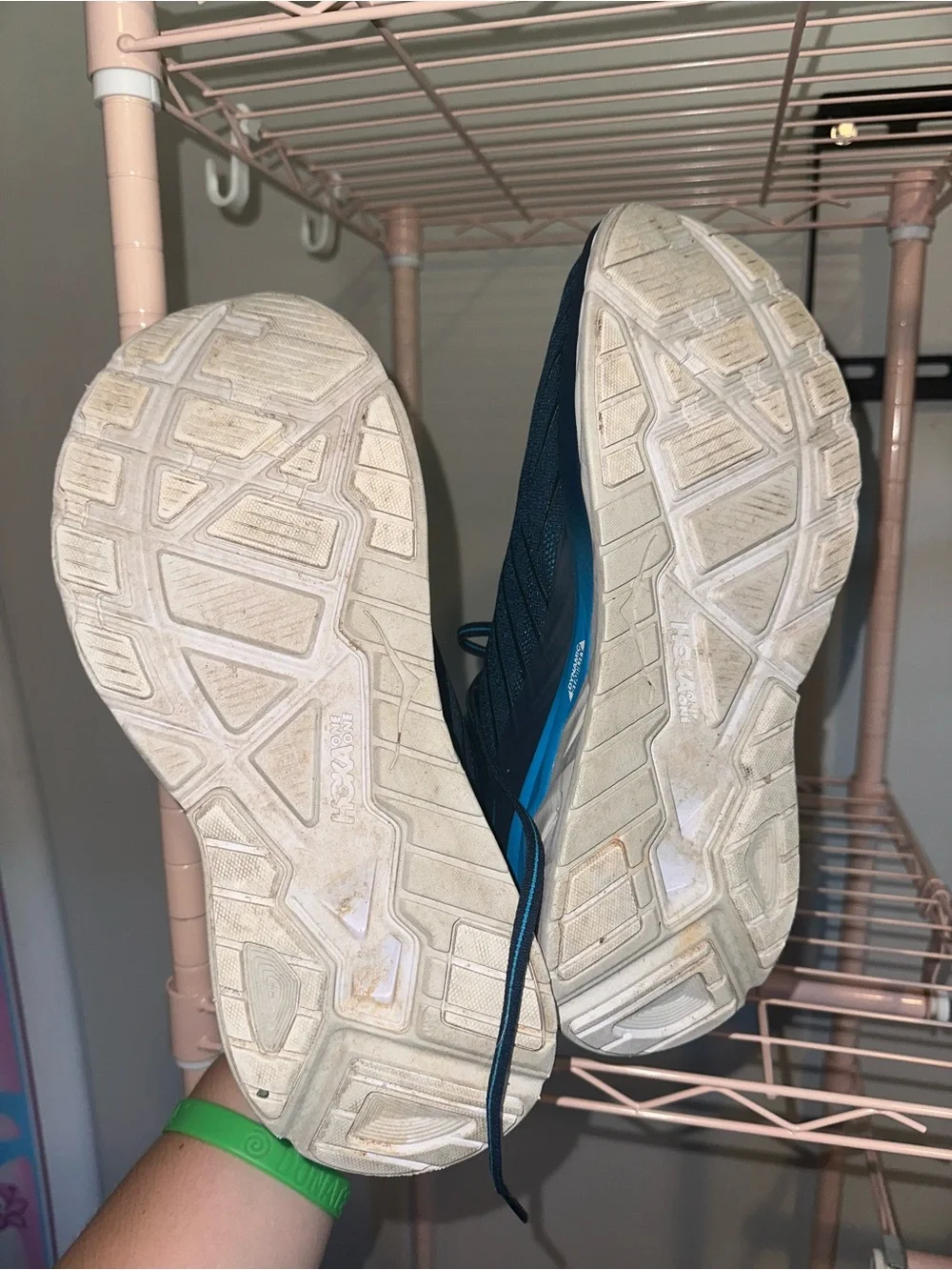 Hoka Arahi 4 Men's Running Shoes - Navy and Light Blue